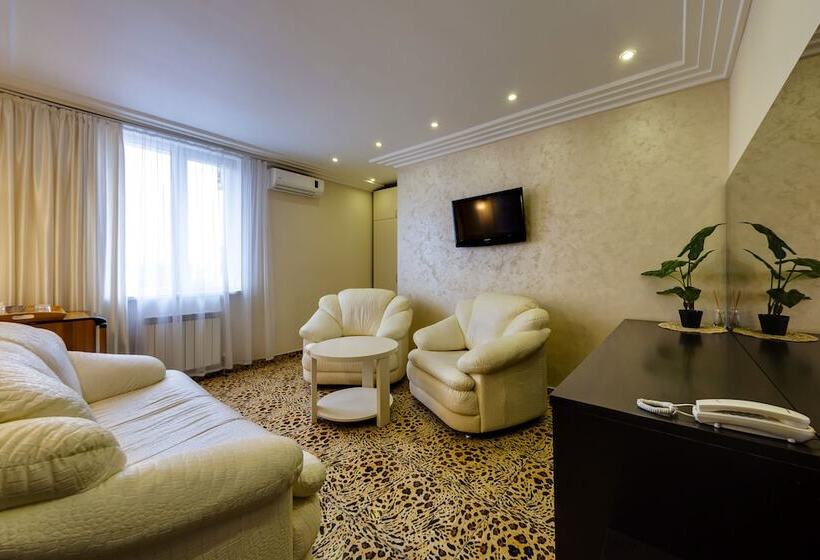 Отель Marton Turgeneva