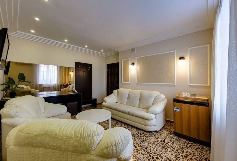 Отель Marton Turgeneva