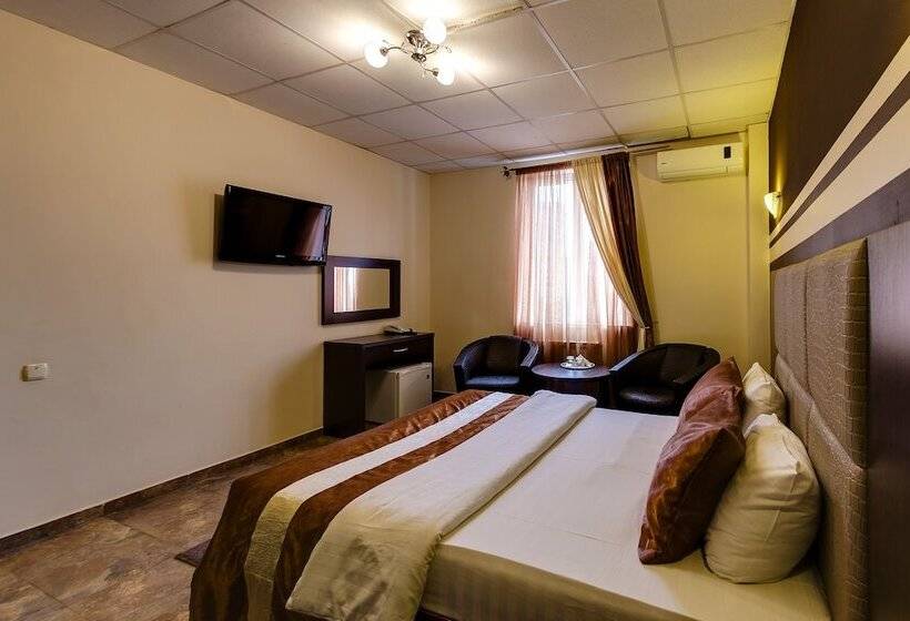 Отель Marton Turgeneva