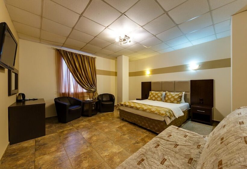 Отель Marton Turgeneva