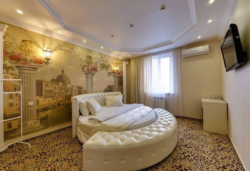 Отель Marton Turgeneva