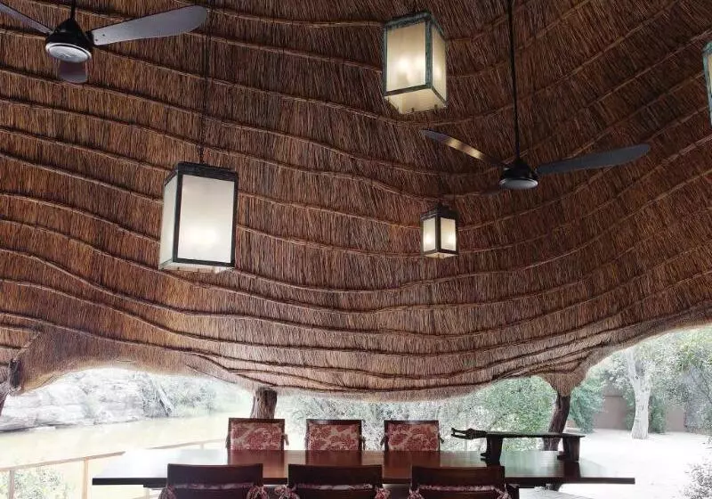 ホテル Zulu Camp At Shambala Private Game Reserve