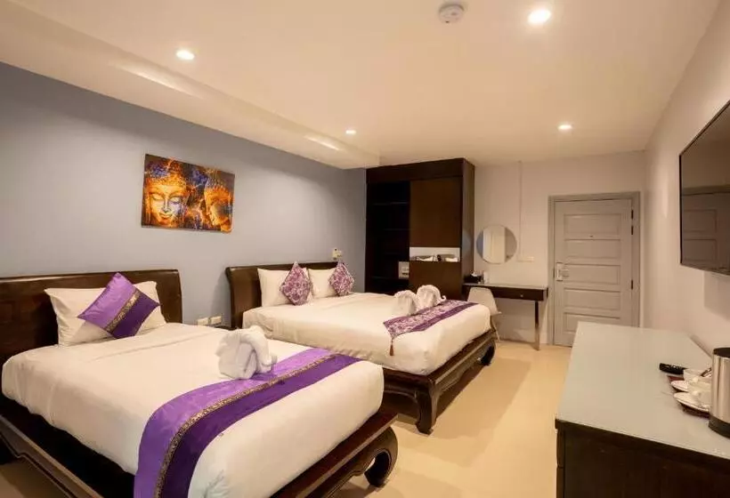 Hotelli The Great @patong