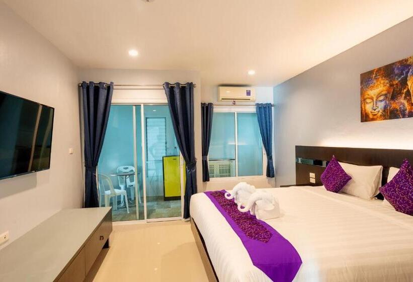 Hotel The Great @patong