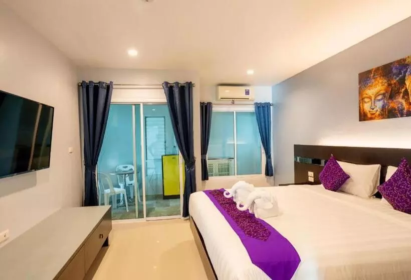 Hotelli The Great @patong