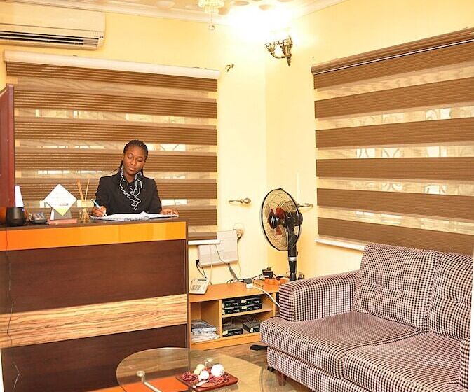 هتل Topaz Luxury Suites & Apartments