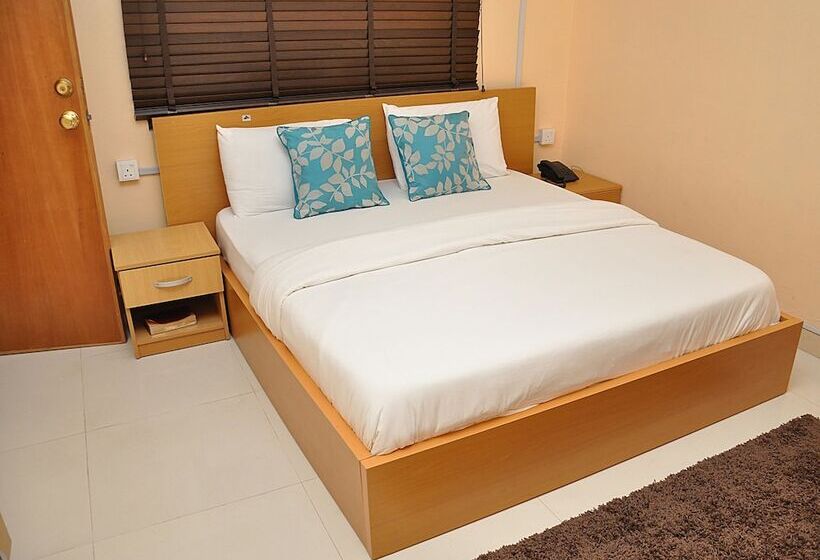 هتل Topaz Luxury Suites & Apartments