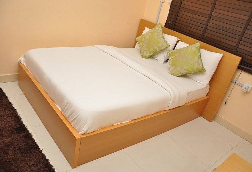 هتل Topaz Luxury Suites & Apartments