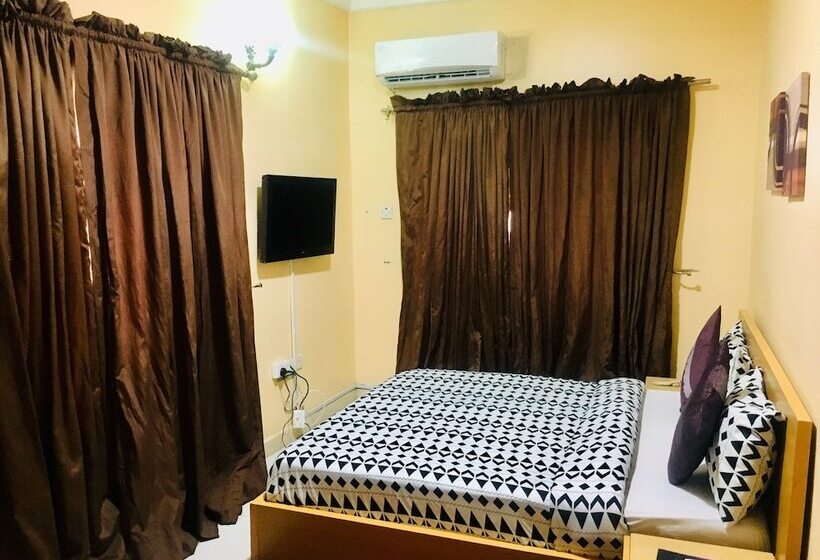 هتل Topaz Luxury Suites & Apartments