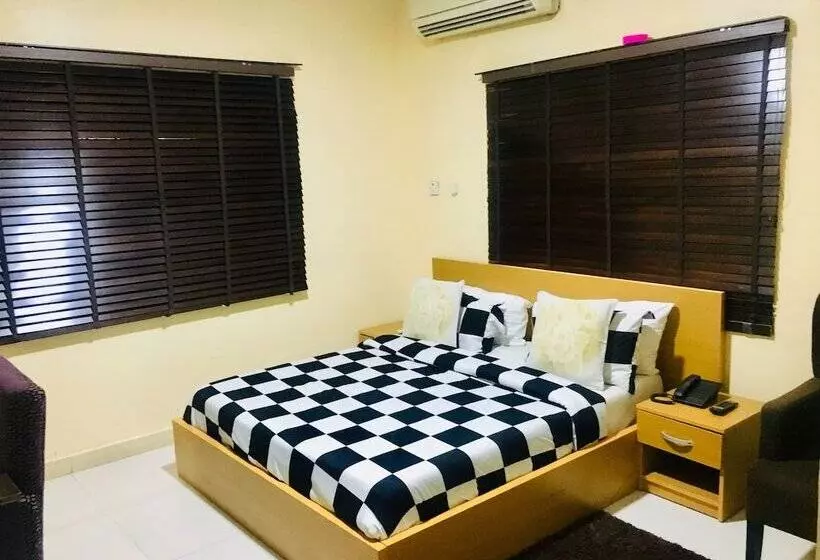 هتل Topaz Luxury Suites & Apartments