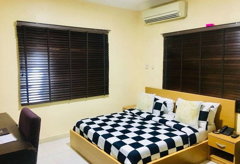 هتل Topaz Luxury Suites & Apartments