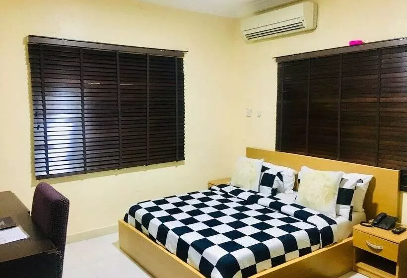 هتل Topaz Luxury Suites & Apartments