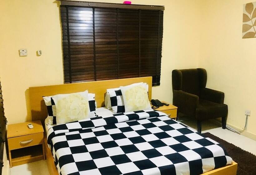 هتل Topaz Luxury Suites & Apartments