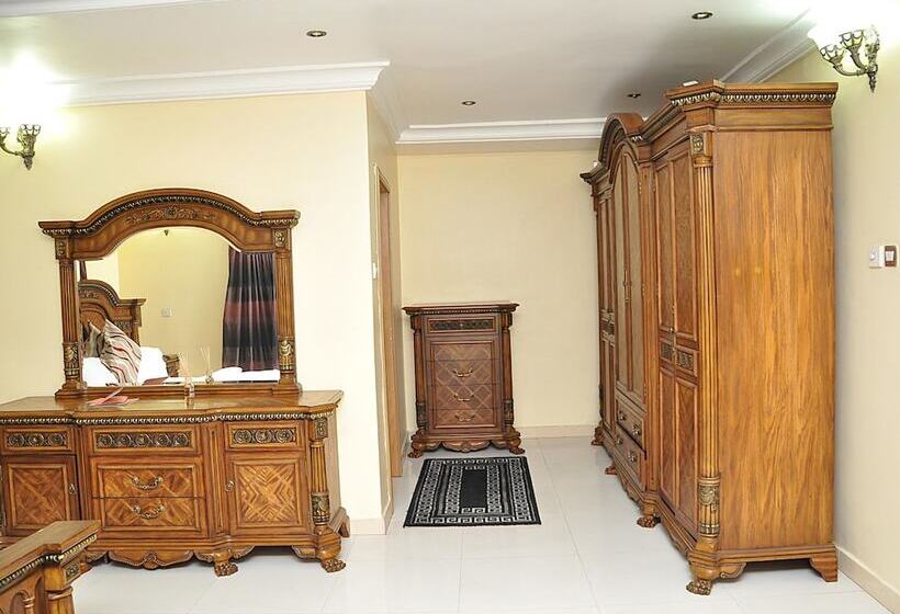 هتل Topaz Luxury Suites & Apartments