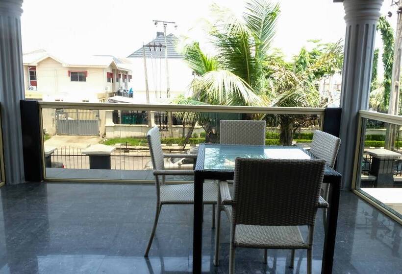 هتل Topaz Luxury Suites & Apartments