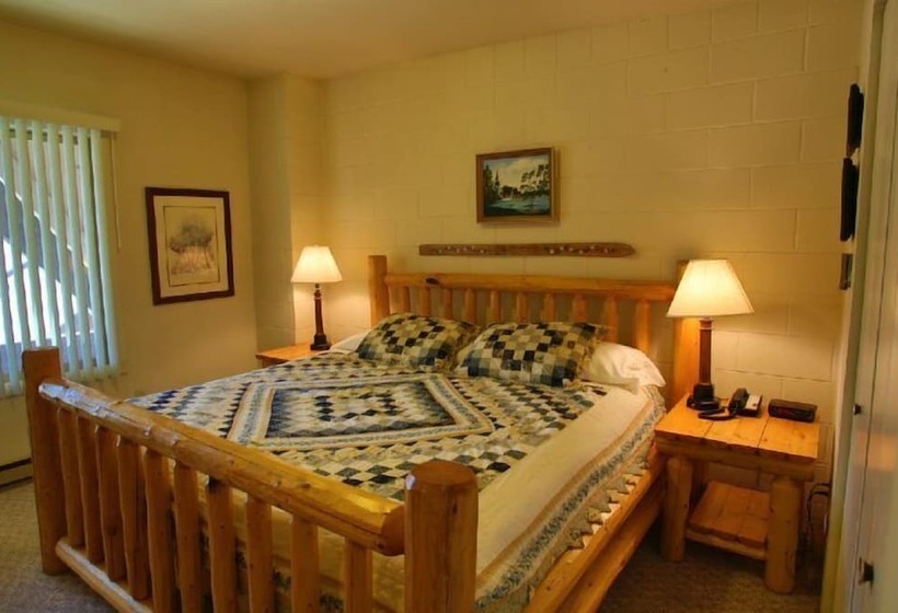 هتل Chateau Rouge