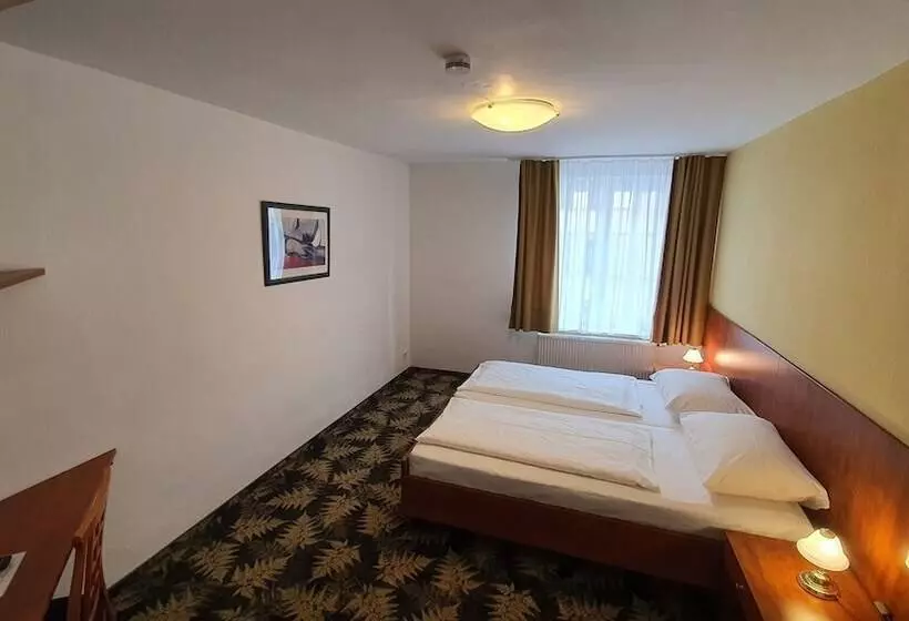 هتل Der Tannenbaum