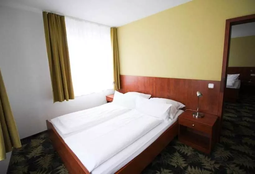 هتل Der Tannenbaum