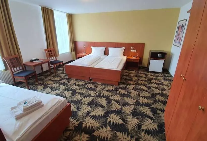 هتل Der Tannenbaum