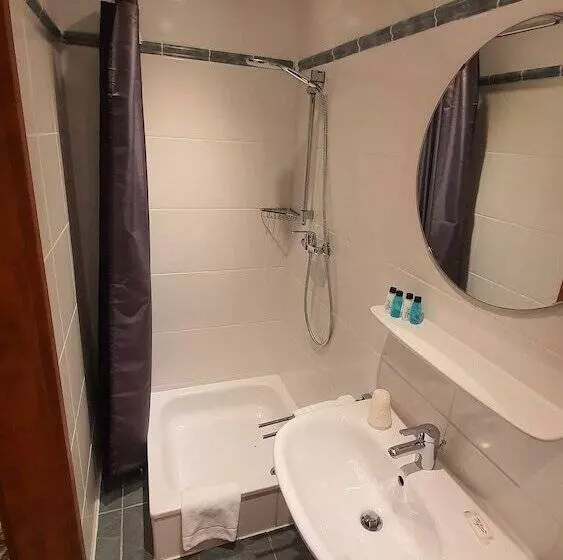 هتل Der Tannenbaum