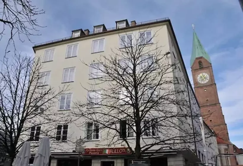 هتل Der Tannenbaum