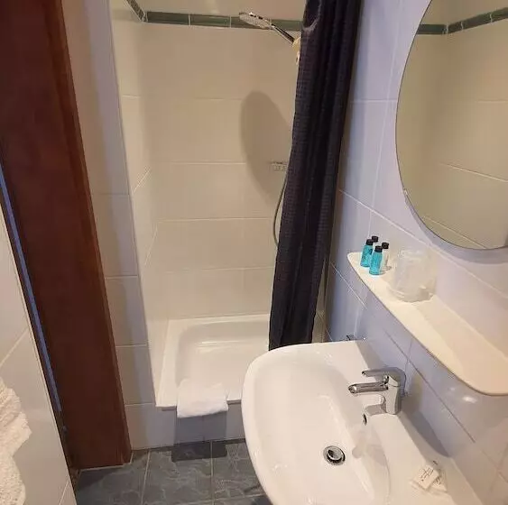 هتل Der Tannenbaum