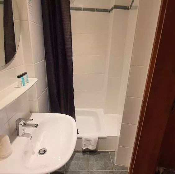 هتل Der Tannenbaum