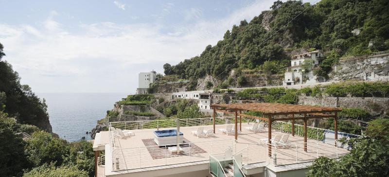 هتل La Dolce Vita Residence