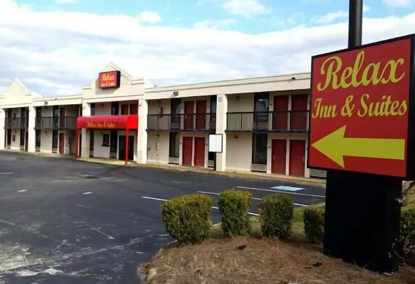 Hotelli Relax Inn & Suites