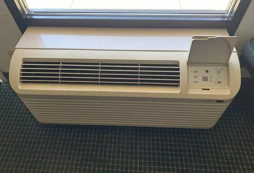 Hotelli Relax Inn & Suites