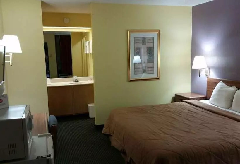 Hotelli Relax Inn & Suites