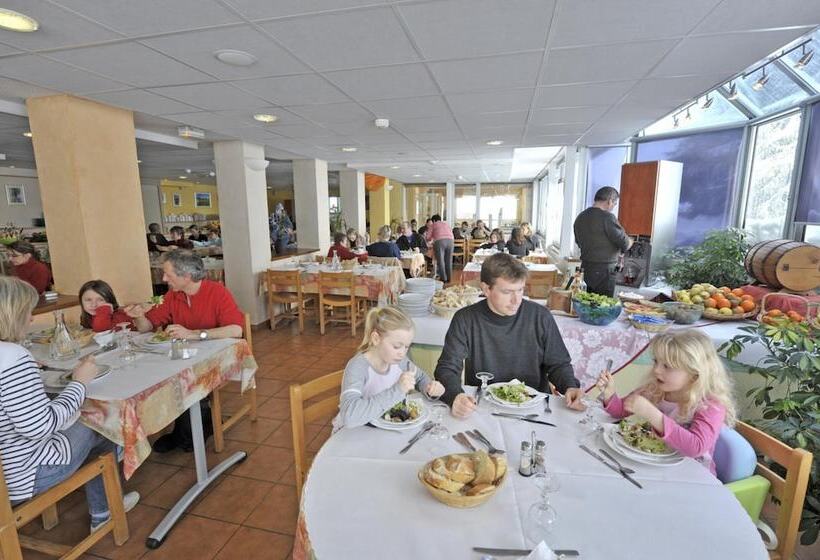 בית מלון כפרי Vvf Hauteloire Les Estables