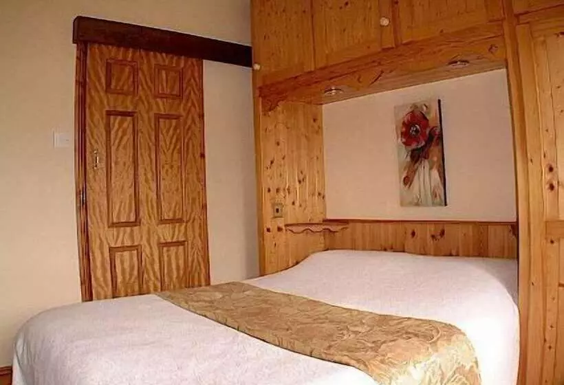 Old Orchard Lodge Bed And Breakfast