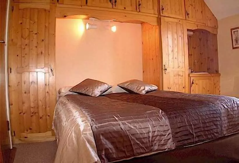 Old Orchard Lodge Bed And Breakfast