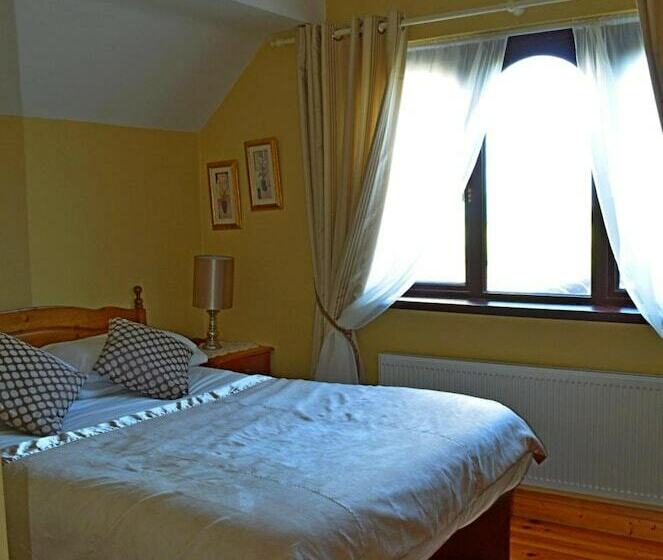 Old Orchard Lodge Bed And Breakfast