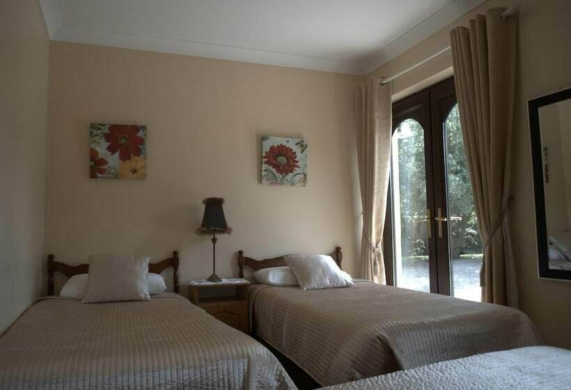 Old Orchard Lodge Bed And Breakfast