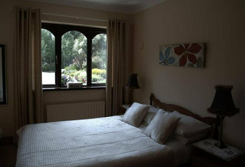 Old Orchard Lodge Bed And Breakfast