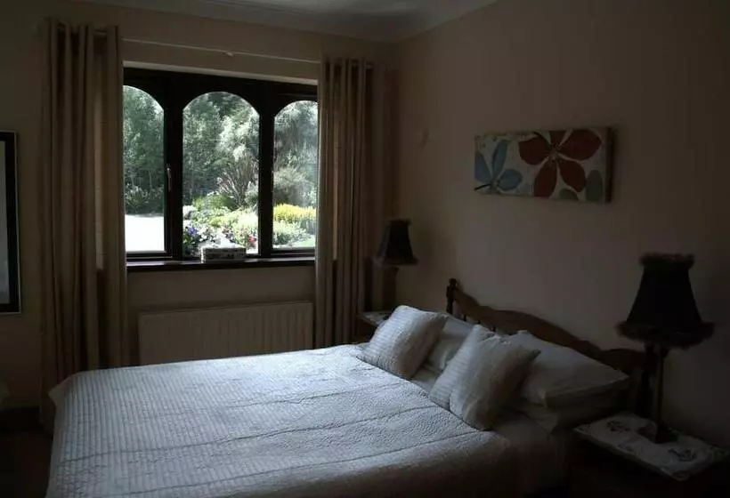 Old Orchard Lodge Bed And Breakfast