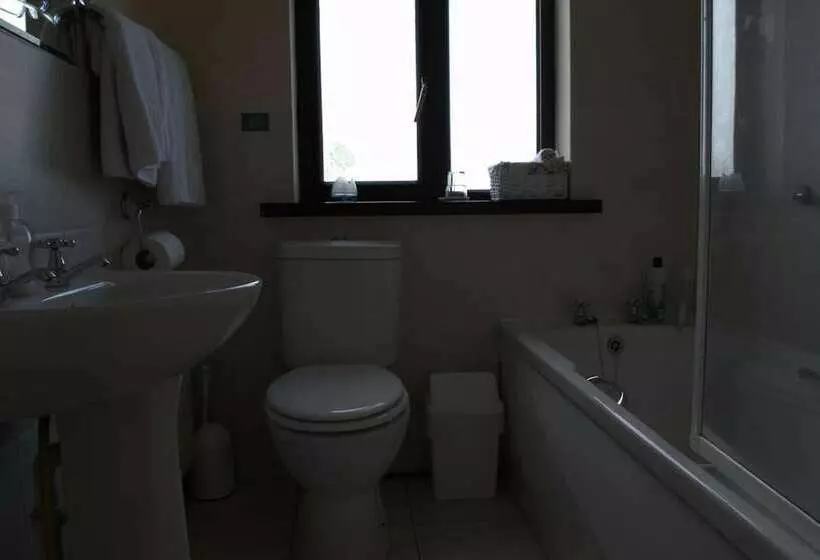 Old Orchard Lodge Bed And Breakfast