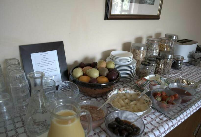 Old Orchard Lodge Bed And Breakfast