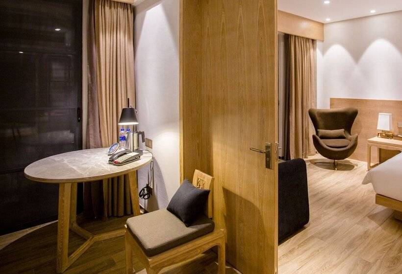 호텔 Dali Lridescent Clouds