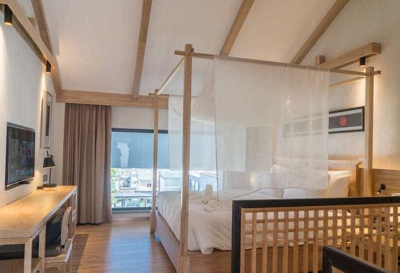 호텔 Dali Lridescent Clouds