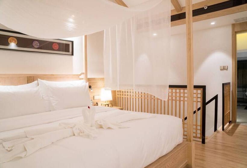 호텔 Dali Lridescent Clouds