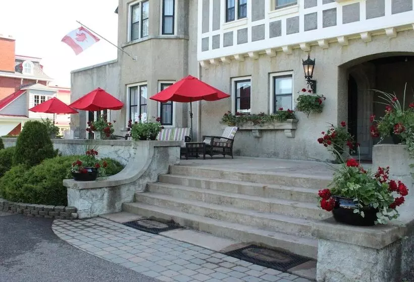 Hotelli Grey Gables Inn