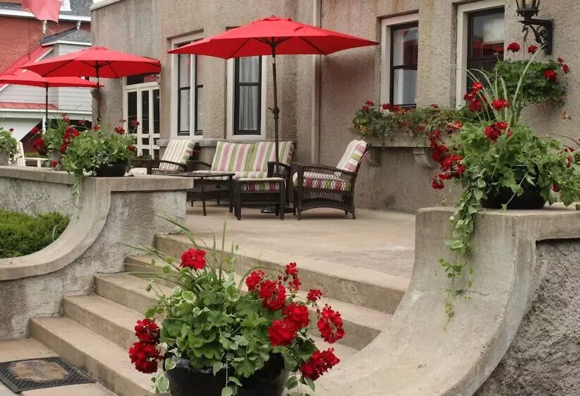 Hotelli Grey Gables Inn