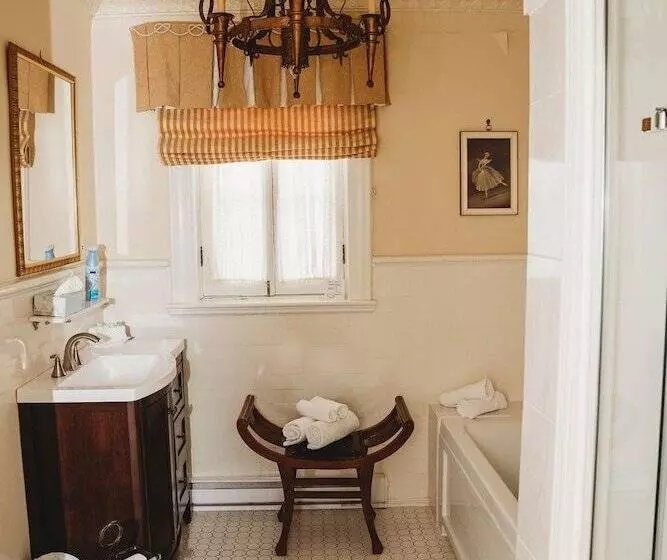 Hotelli Grey Gables Inn