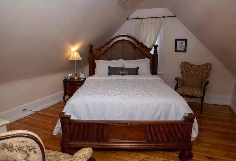 Hotelli Grey Gables Inn