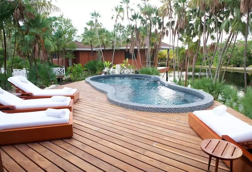 Hotelli Naia Resort And Spa