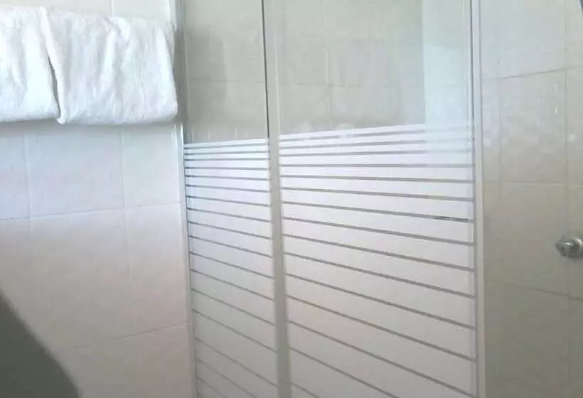 هتل Sharon Avenue Guesthouse