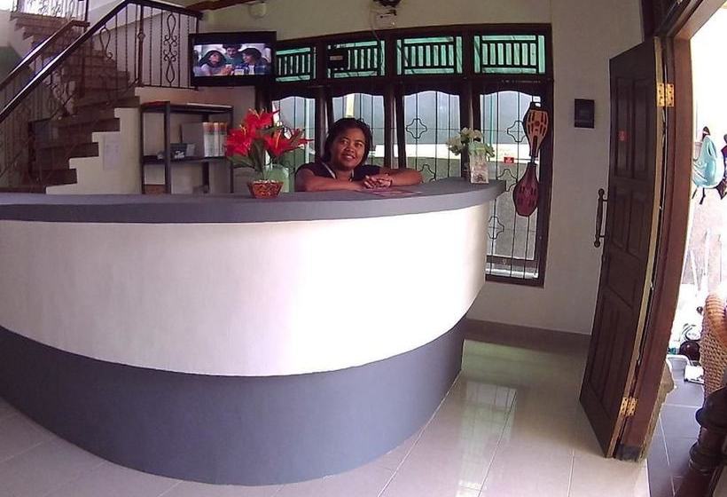 ホテル 24/7 Bed & Breakfast